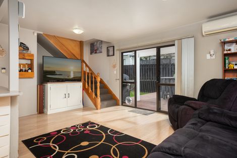 Photo of property in 13 Pokapu Place, Bethlehem, Tauranga, 3110