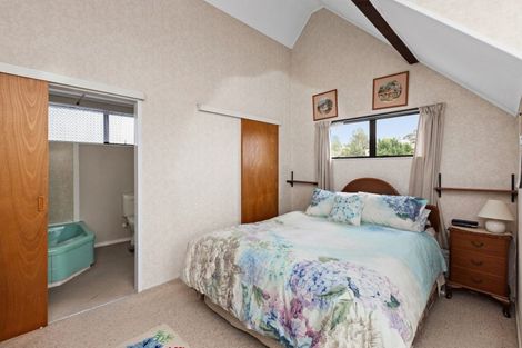 Photo of property in 58 James Cook Street, Havelock North, 4130