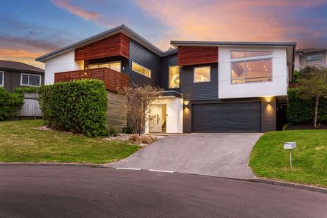 Photo of property in 7 Aoraki Rise, Aotea, Porirua, 5024