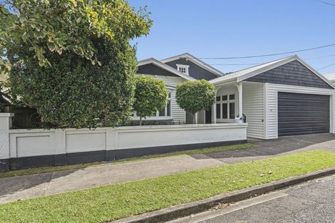 Photo of property in 87 Pendarves Street, New Plymouth, 4310