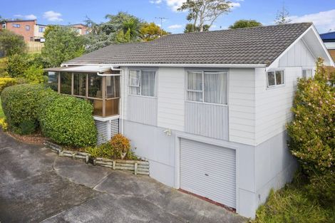 Photo of property in 1/25 Waari Avenue, Sunnyvale, Auckland, 0612