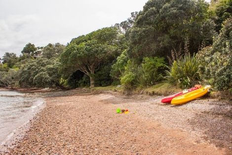 Photo of property in 100 Manganese Point Road, Tamaterau, Whangarei, 0174