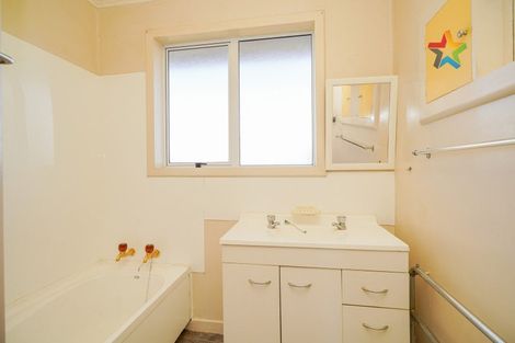 Photo of property in 37 Papatotara Road, Tuatapere, 9620