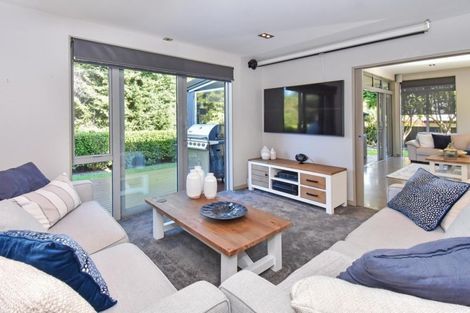 Photo of property in 12 Tuakura Way, The Gardens, Auckland, 2105