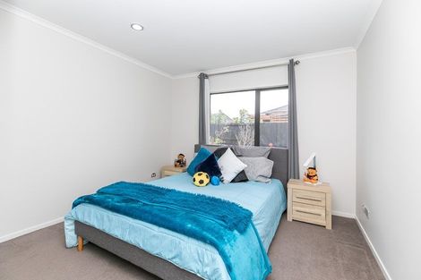 Photo of property in 28 Whitney Place, Rototuna North, Hamilton, 3210