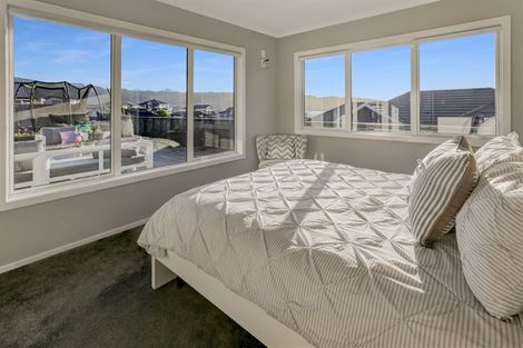 Photo of property in 7 Margaret Shields Avenue, Aotea, Porirua, 5024