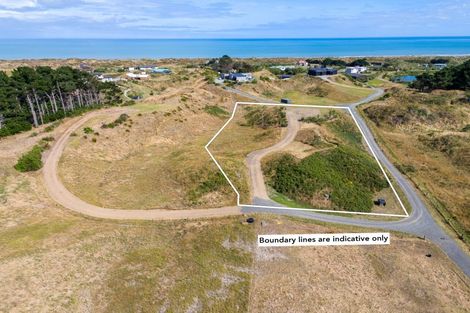 Photo of property in 55 Reay Mackay Grove, Waikawa Beach, Manakau, 5573