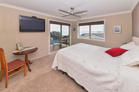 Photo of property in 49a Torkar Road, Clarks Beach, 2122