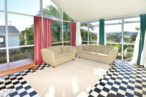 Photo of property in 8 Grenadine Place, Unsworth Heights, Auckland, 0632