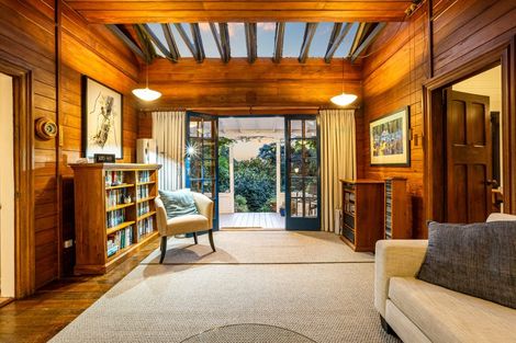 Photo of property in 3 Huia Road, Days Bay, Lower Hutt, 5013