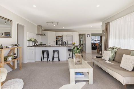 Photo of property in 619 Gloucester Road, Papamoa Beach, Papamoa, 3118