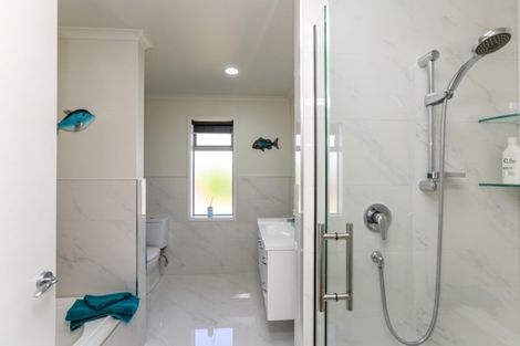 Photo of property in 58b Veale Road, Frankleigh Park, New Plymouth, 4371