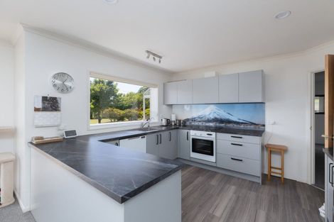Photo of property in 1329 Devon Road, Brixton, Waitara, 4382
