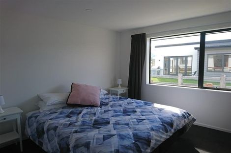 Photo of property in 40 Marbleleaf Lane, Albert Town, Wanaka, 9305