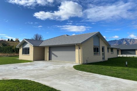 Photo of property in 31 Timsfield Drive, Lake Hawea, Wanaka, 9382