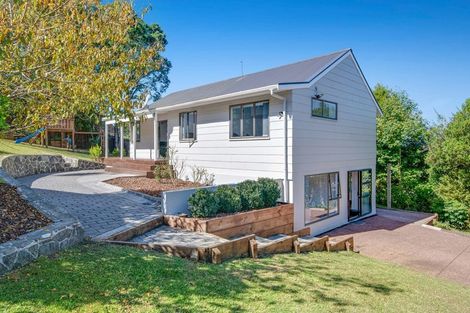 Photo of property in 15 Tacitus Place, Totara Vale, Auckland, 0629