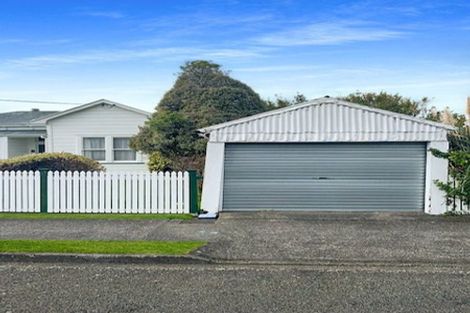 Photo of property in 21 Bell Street, Marton, 4710