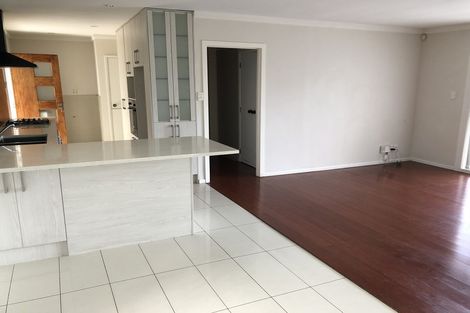 Photo of property in 192 Ti Rakau Drive, Pakuranga Heights, Auckland, 2010