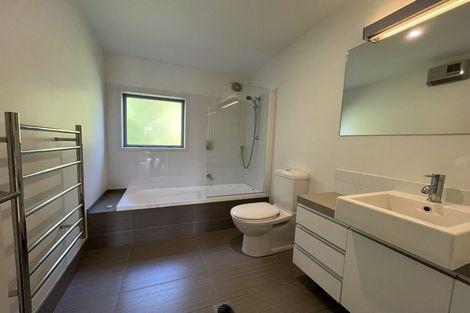 Photo of property in 21 Saddleback Grove, Karori, Wellington, 6012