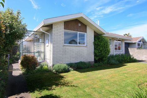 Photo of property in 1/18 Sawtell Place, Northcote, Christchurch, 8052