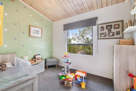 Photo of property in 24a Fairway Avenue, Red Beach, 0932