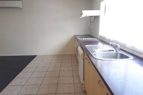 Photo of property in Krisley Court, 7/6 Ambrico Place, New Lynn, Auckland, 0600