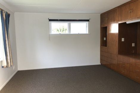 Photo of property in 2 Kervil Avenue, Te Atatu Peninsula, Auckland, 0610