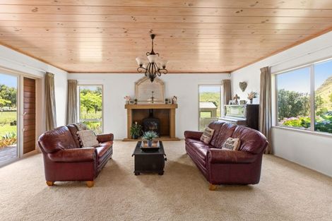 Photo of property in 11 Mangakuri Road, Kairakau, Havelock North, 4295