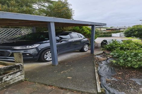 Photo of property in 11 Rerewai Place, Kelston, Auckland, 0602