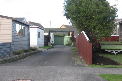 Photo of property in 37 Willowstream Grove, Cloverlea, Palmerston North, 4412