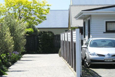 Photo of property in 2/112 Memorial Avenue, Burnside, Christchurch, 8053