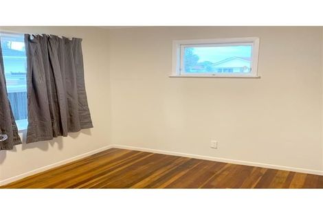 Photo of property in 5 Corsair Crescent, Mangere, Auckland, 2022