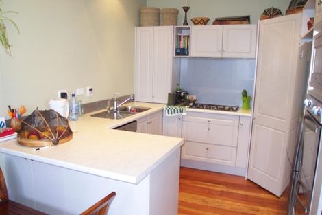 Photo of property in 78 Pirie Street, Mount Victoria, Wellington, 6011