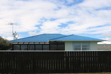 Photo of property in 15 Shamrock Street, Levin, 5510