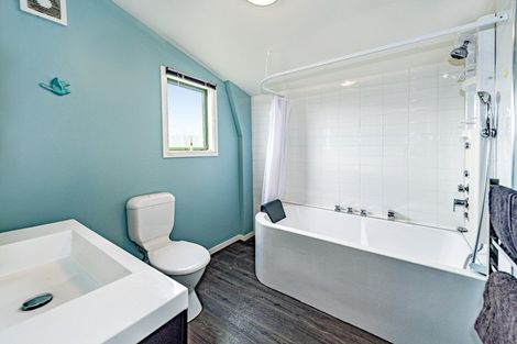 Photo of property in 13 Bridge Street, Southbridge, 7602