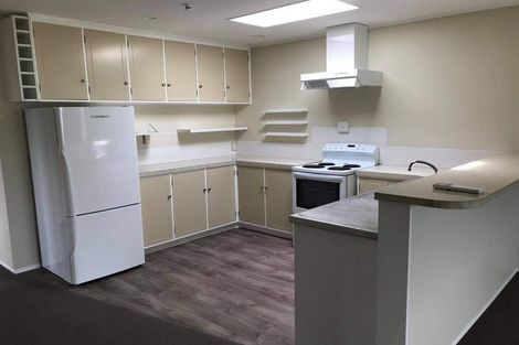 Photo of property in 6a Tatua Place, Conifer Grove, Takanini, 2112