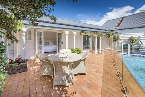 Photo of property in 21 Cheltenham Road, Devonport, Auckland, 0624