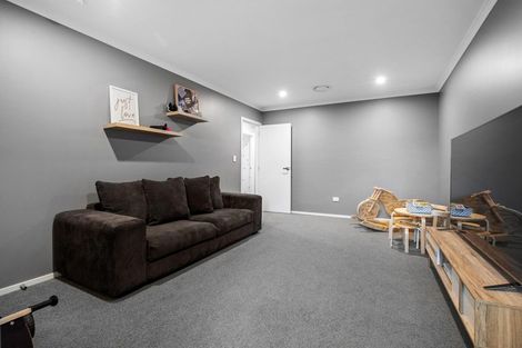 Photo of property in 72 Stratford Drive, Mount Pisa, Cromwell, 9383