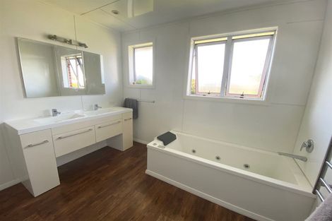 Photo of property in 55 Lewin Street, Balclutha, 9230