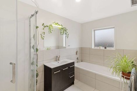 Photo of property in 15 Little Oaks Drive, Yaldhurst, Christchurch, 8042