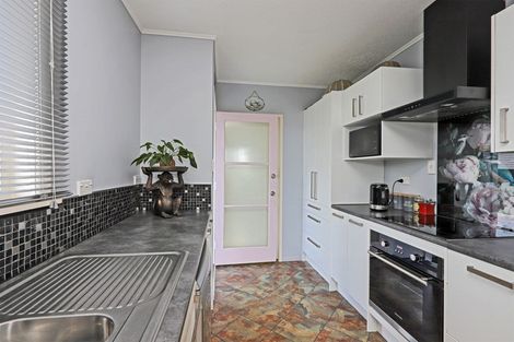 Photo of property in 75 Church Road, Taradale, Napier, 4112