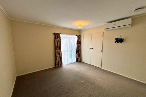 Photo of property in 52 Kurnell Drive, Botany Downs, Auckland, 2010