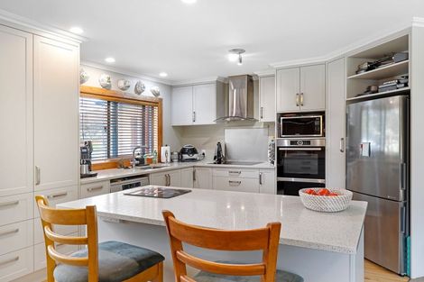 Photo of property in 29 La Lena Grove, Fitzherbert, Palmerston North, 4410