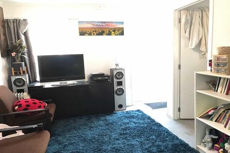 Photo of property in 1/542 Swanson Road, Ranui, Auckland, 0612