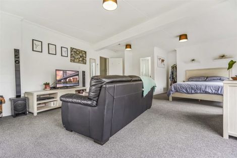 Photo of property in 16 Knightsbridge Place, Dinsdale, Hamilton, 3204