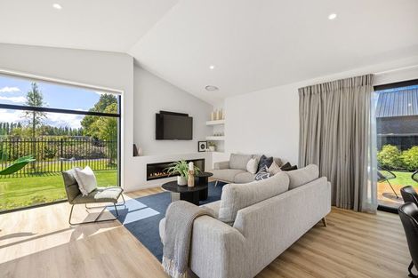 Photo of property in 8 Kirkland Crescent, Harewood, Christchurch, 8051