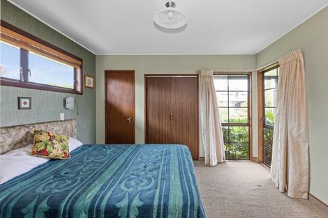 Photo of property in 11 Deakin Place, Clive, 4102