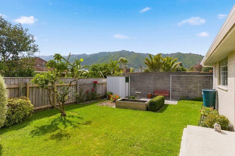 Photo of property in 48a Rewarewa Crescent, Waikanae, 5036