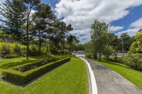 Photo of property in 33 Tauhinu Road, Greenhithe, Auckland, 0632