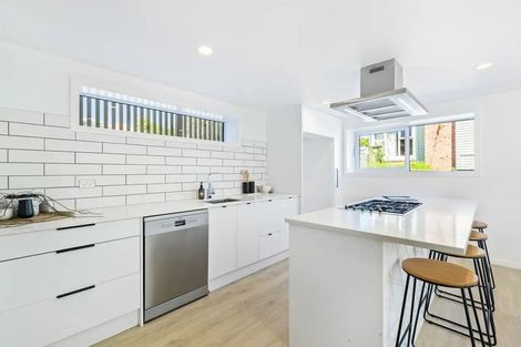 Photo of property in 6 Alston Avenue, Kelston, Auckland, 0602